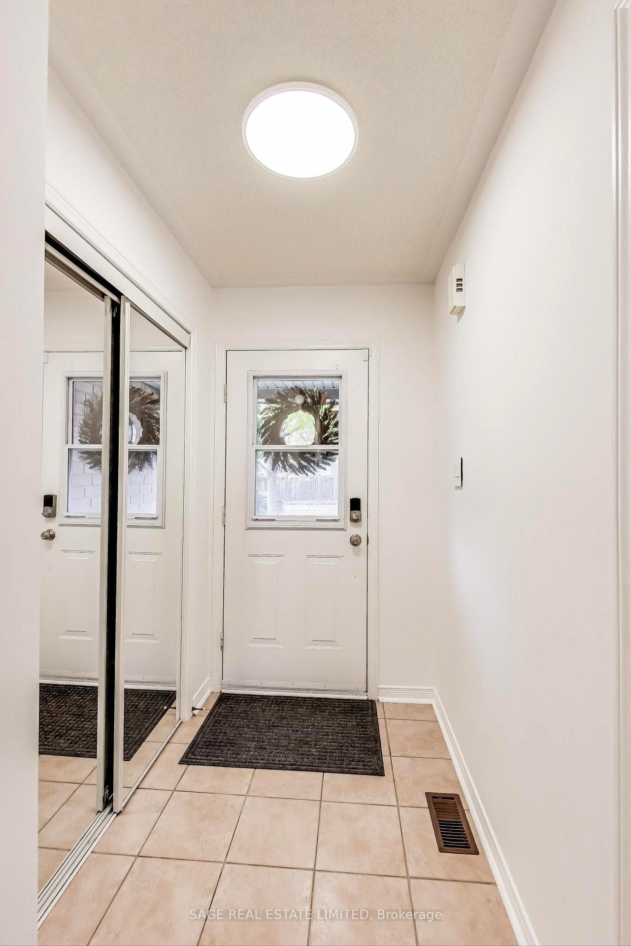 1862 Creek Way photo 3