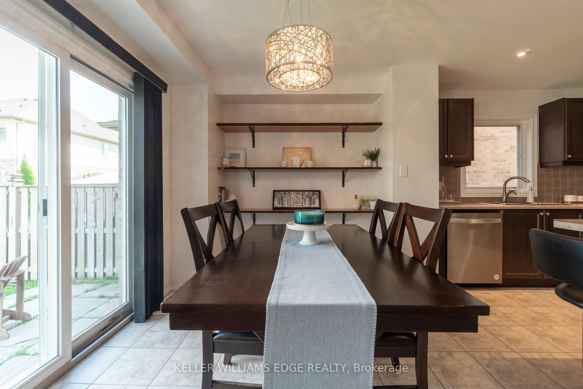 187 Penny Lane photo 11