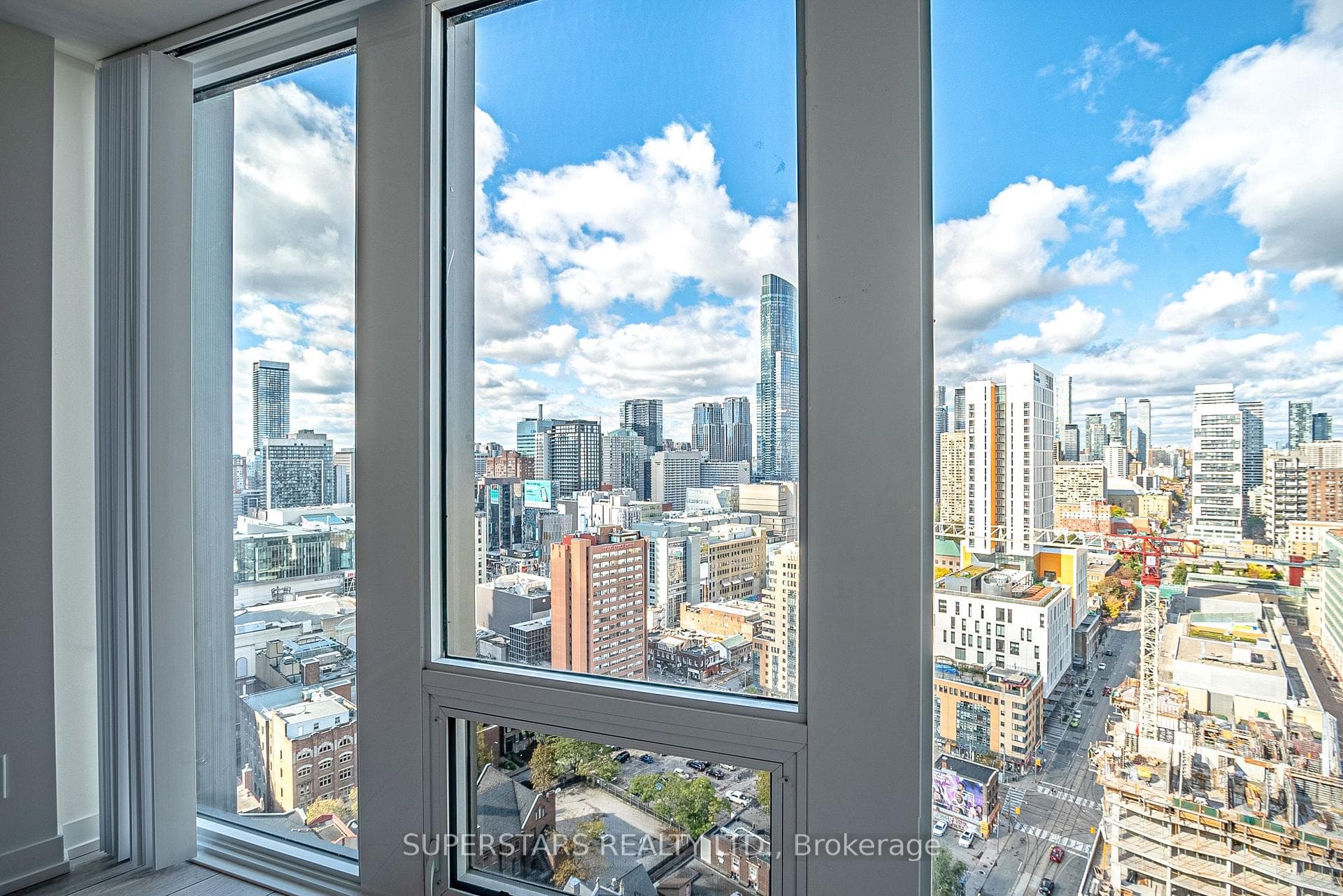 60 Shuter Street Unit PH209 photo 2