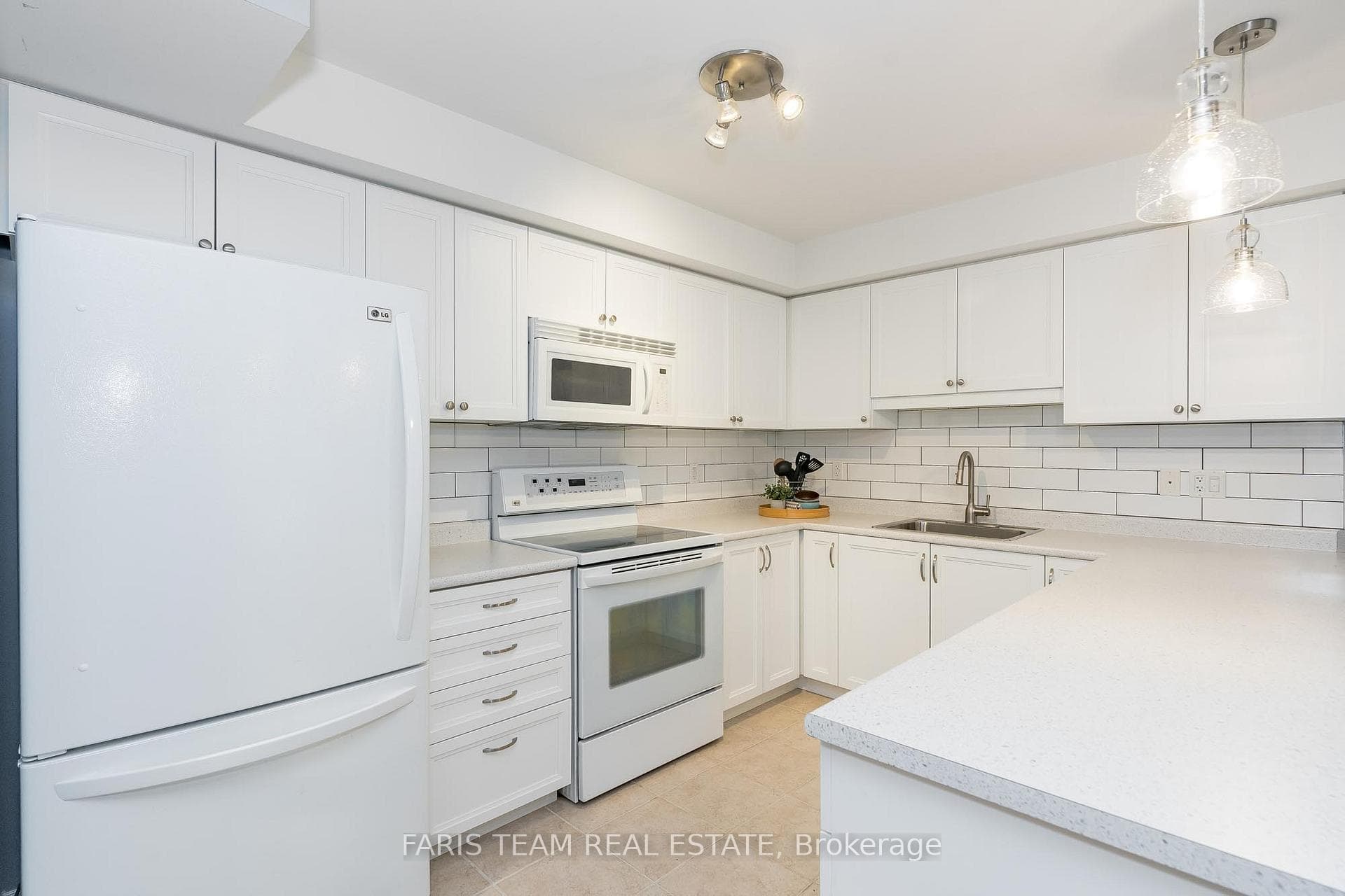 43 Coulter Street Unit 4 photo 5