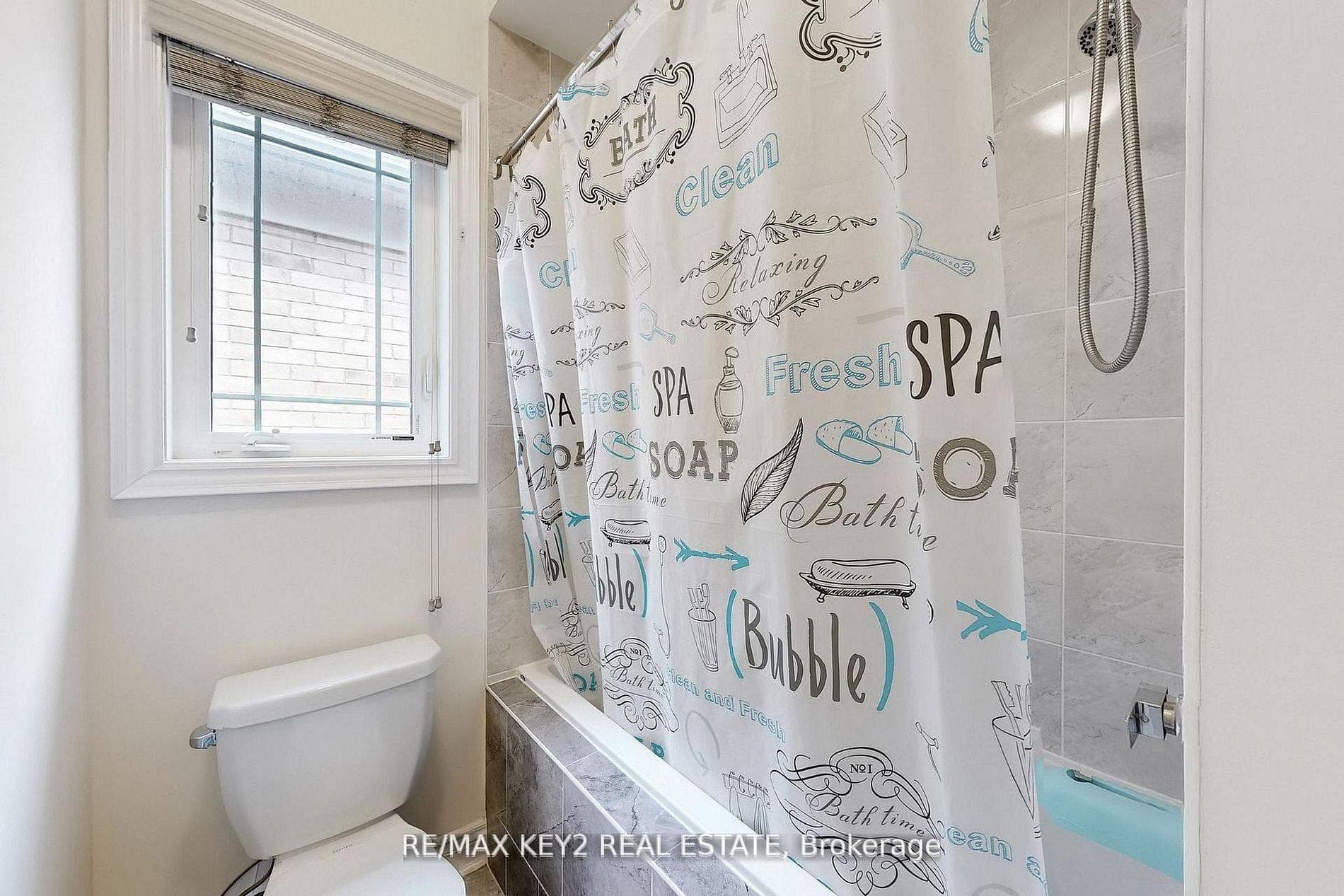 10 Lyle Way photo 41