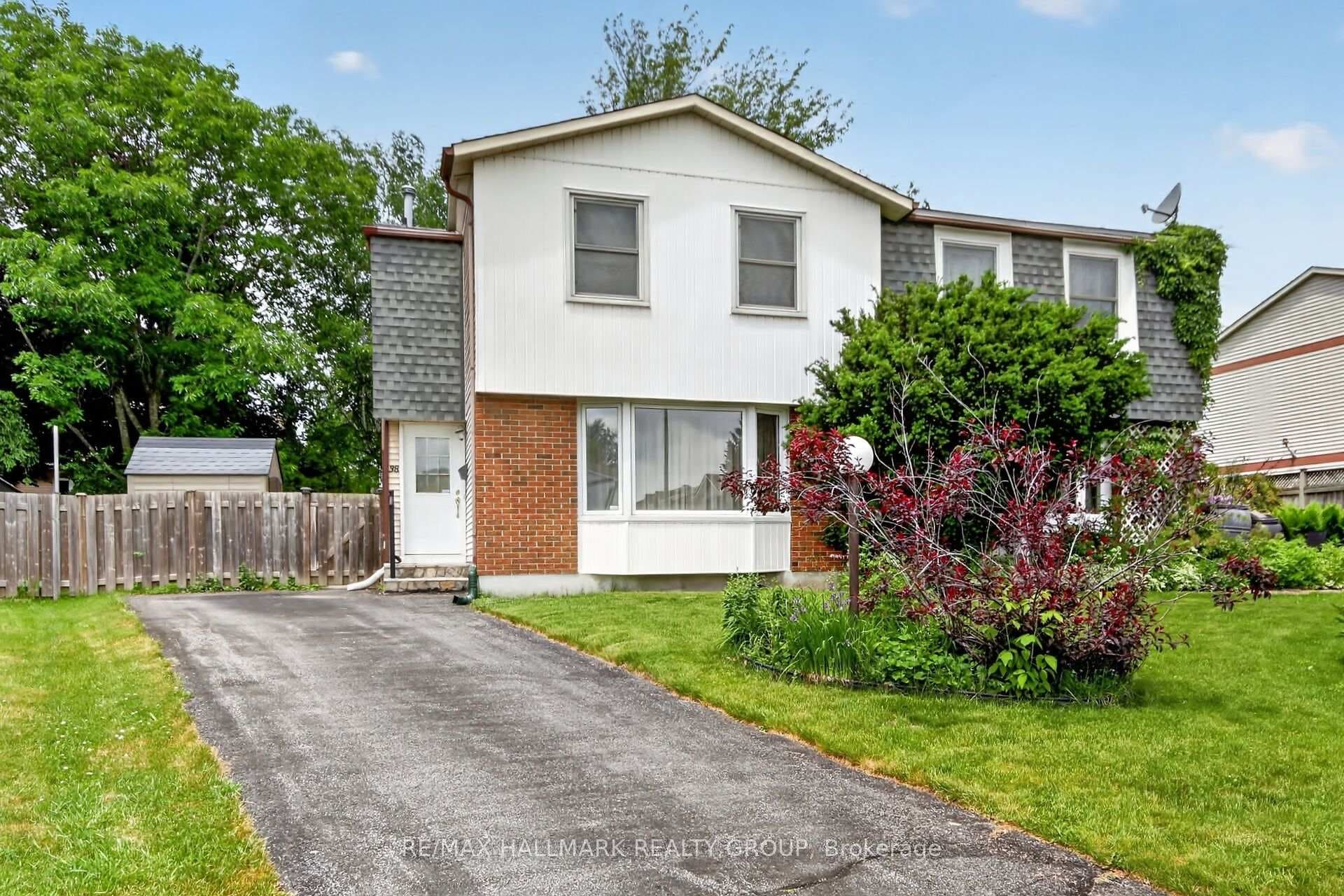 38 Amherst Crescent photo 1