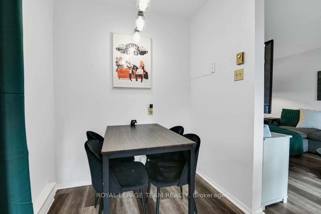 212 VIEWMOUNT Drive Unit 204 photo 11