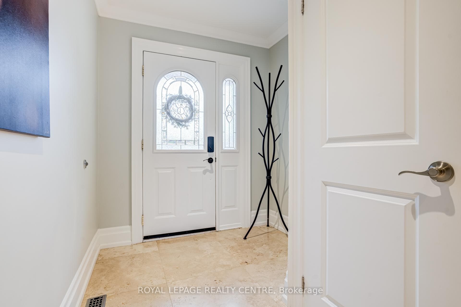 2590 Bromsgrove Road photo 3