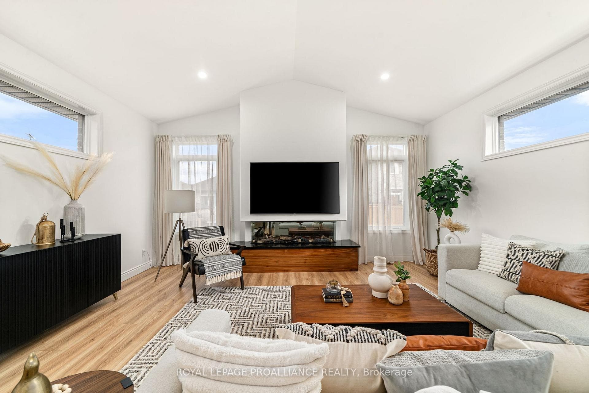 18 RAYCROFT Drive photo 15