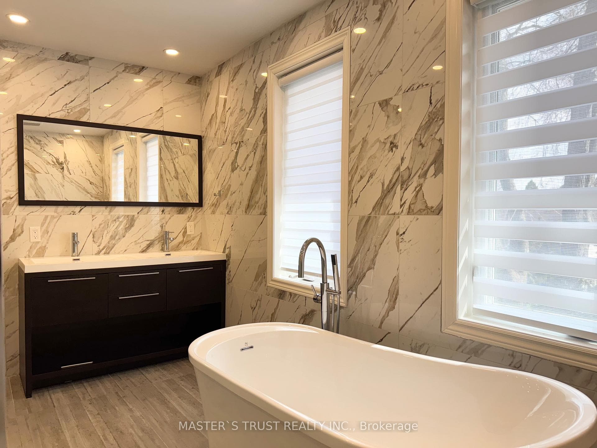25 Cheval Drive photo 13