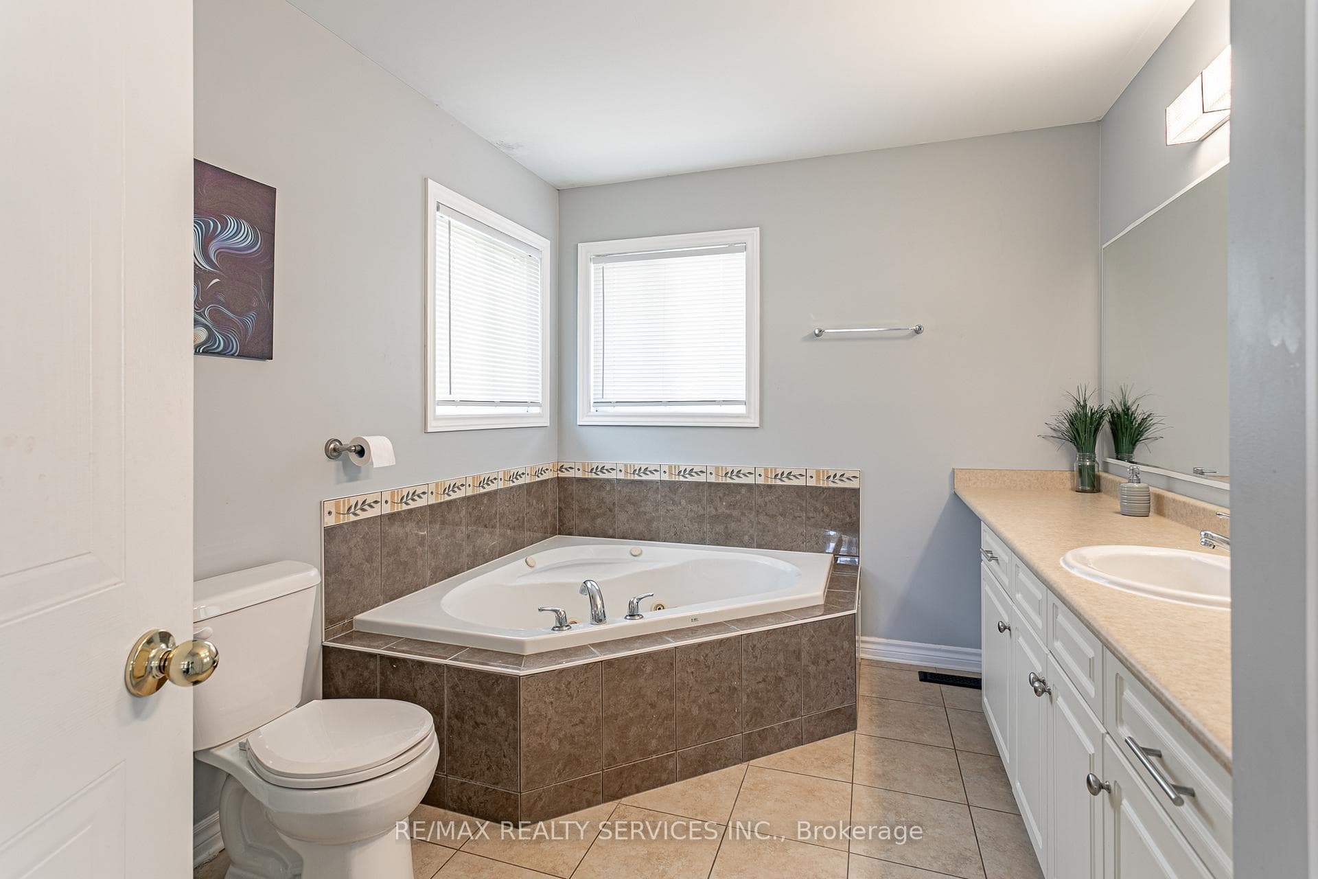 829 Oakcrossing Road photo 30