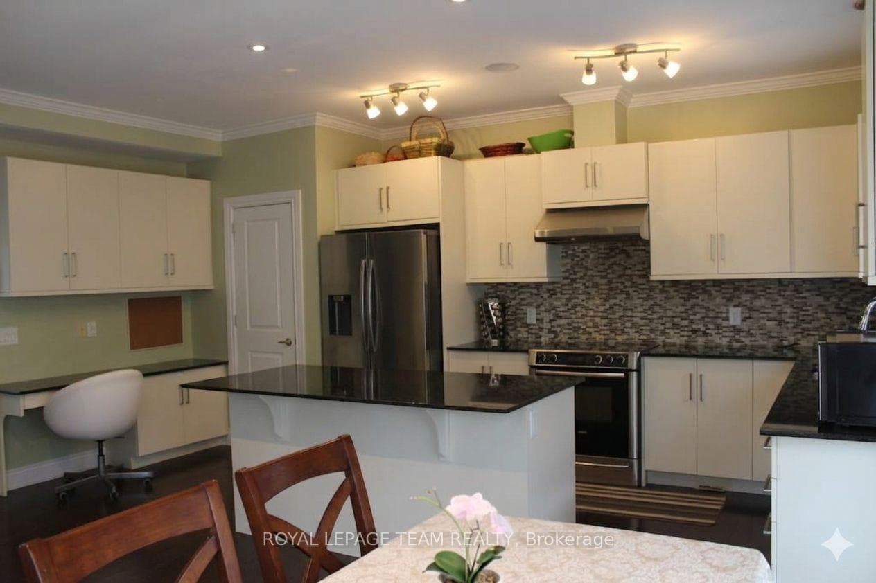 3358 Carling Avenue photo 9
