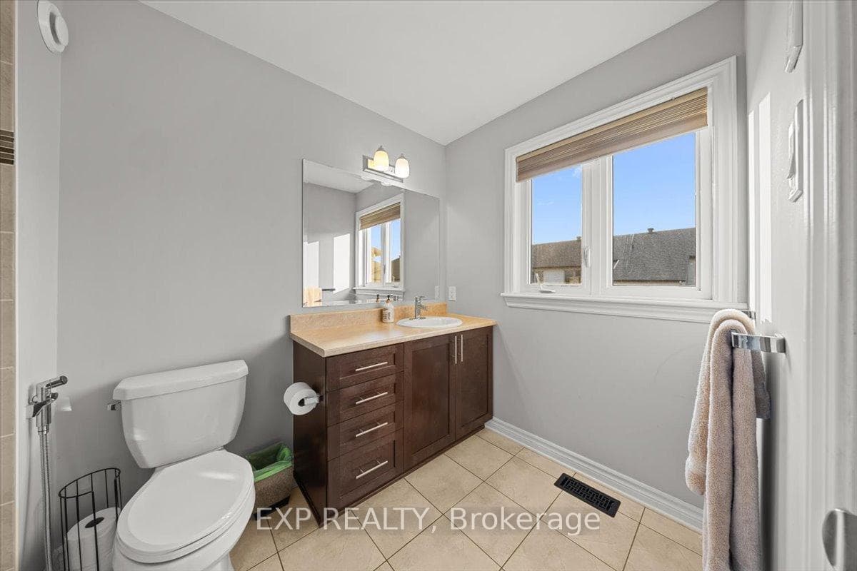255 Shinleaf Crescent photo 32