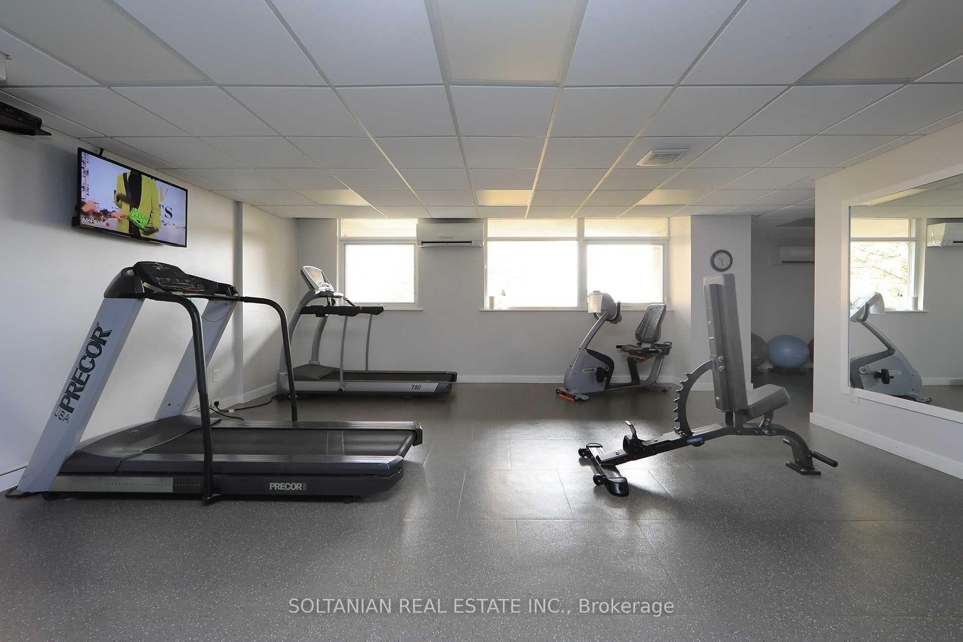 7811 Yonge Street Unit 908 photo 17