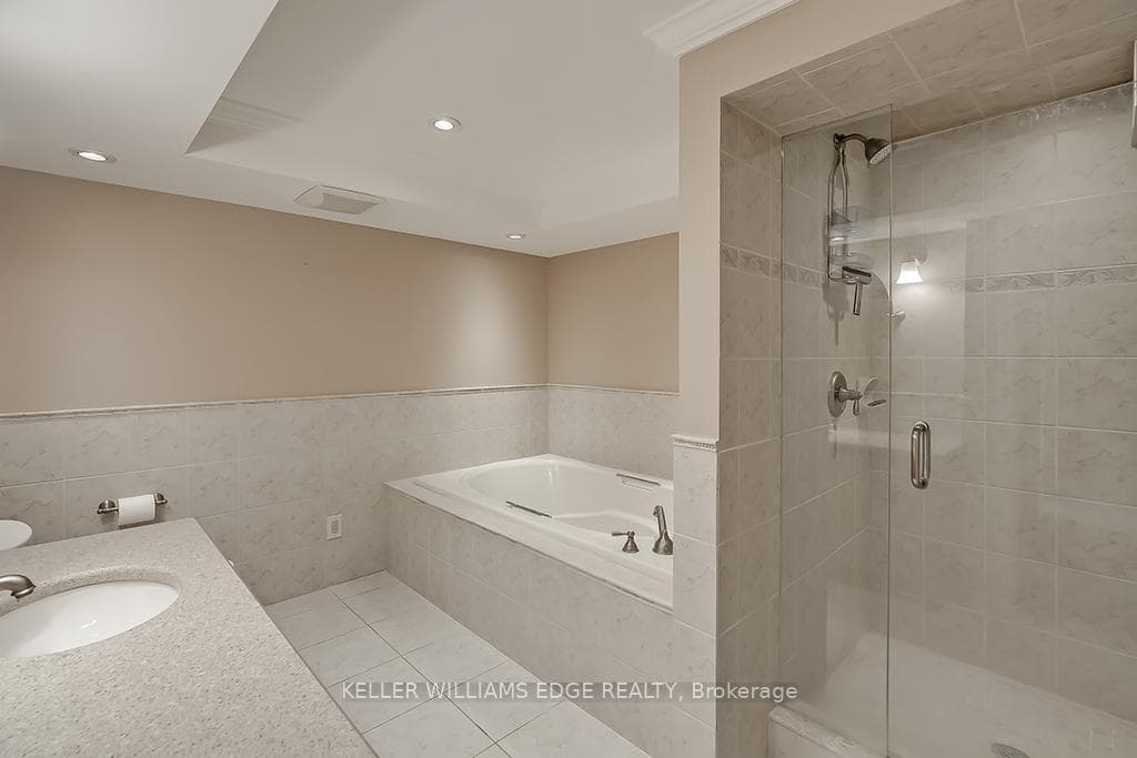 1243 Kingsmead Crescent photo 23