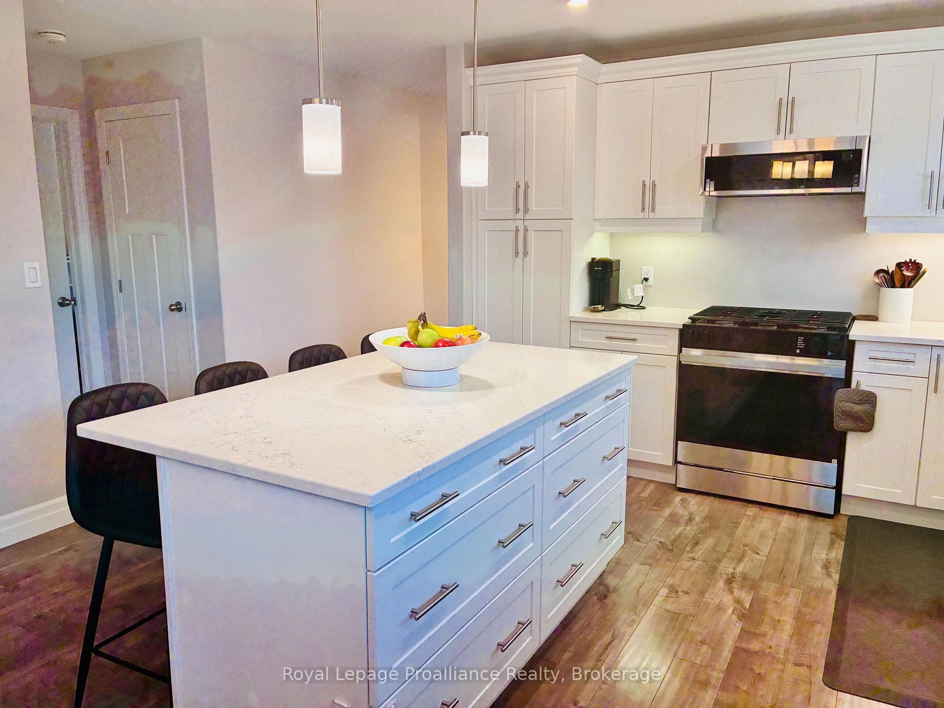 48 Mercedes Drive photo 10