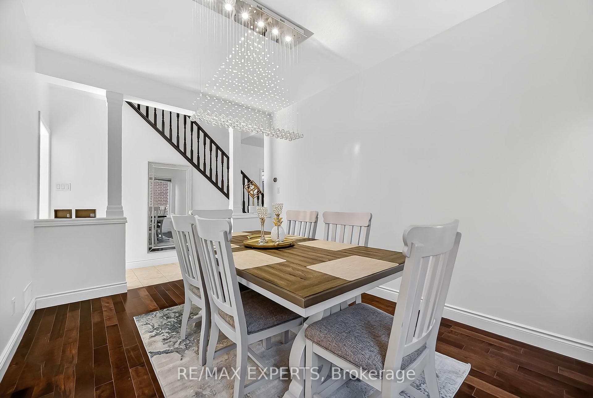 936 Talisman Crescent photo 6