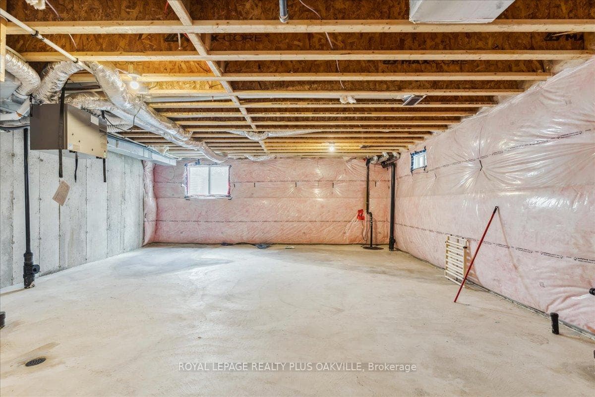 442 Bergamot Avenue photo 36