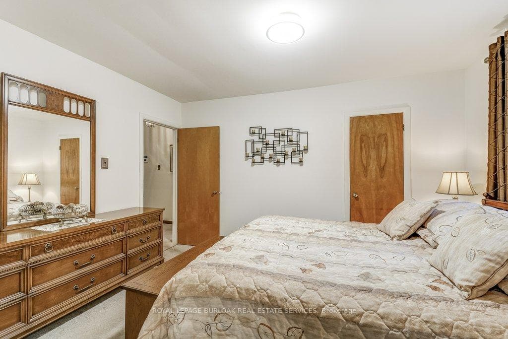 1054 Shepherd's Drive photo 15