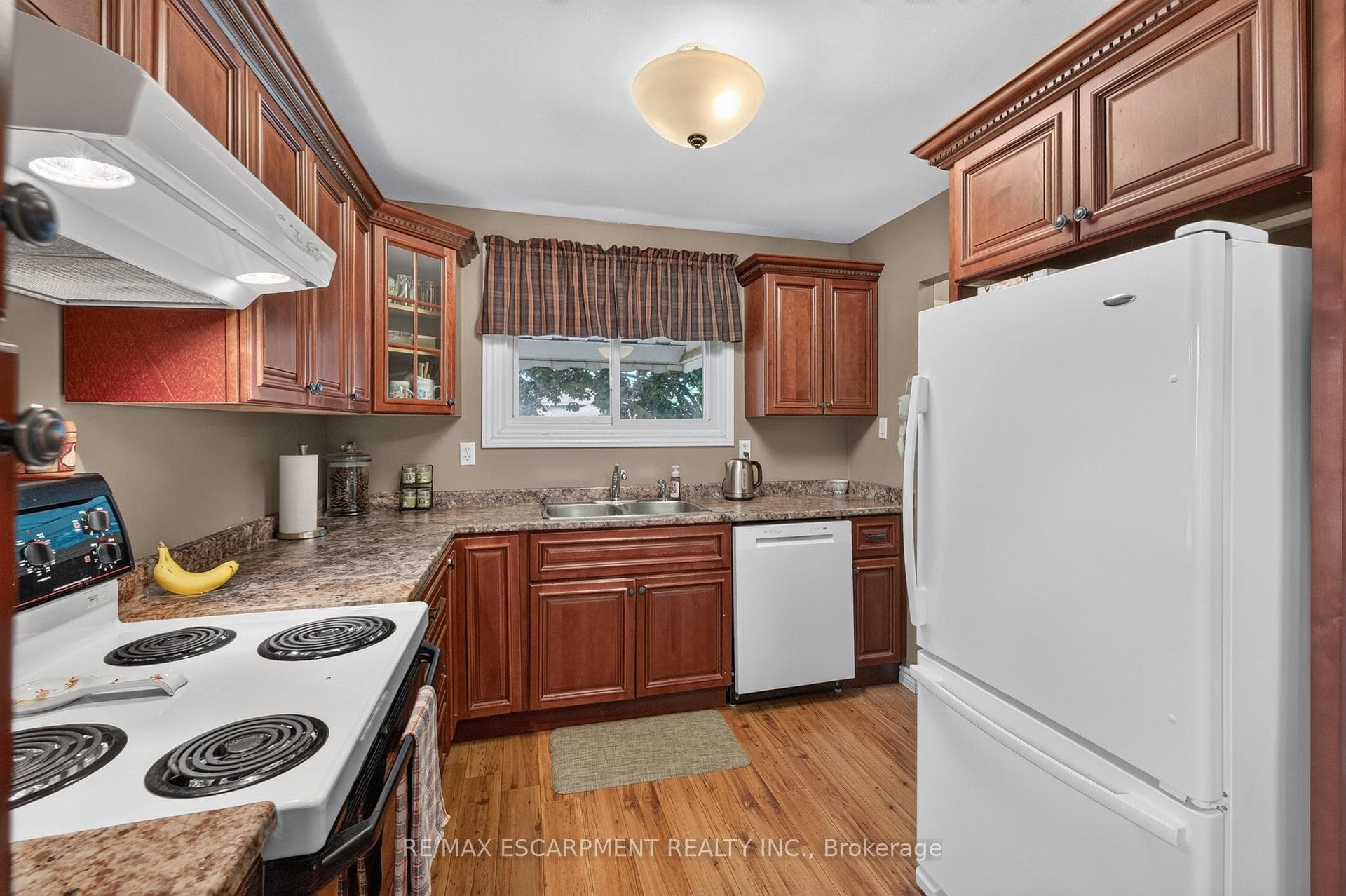 28 Boston Crescent photo 12