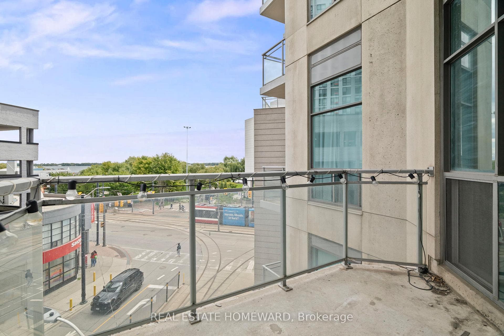 410 Queens Quay Unit 413 photo 15
