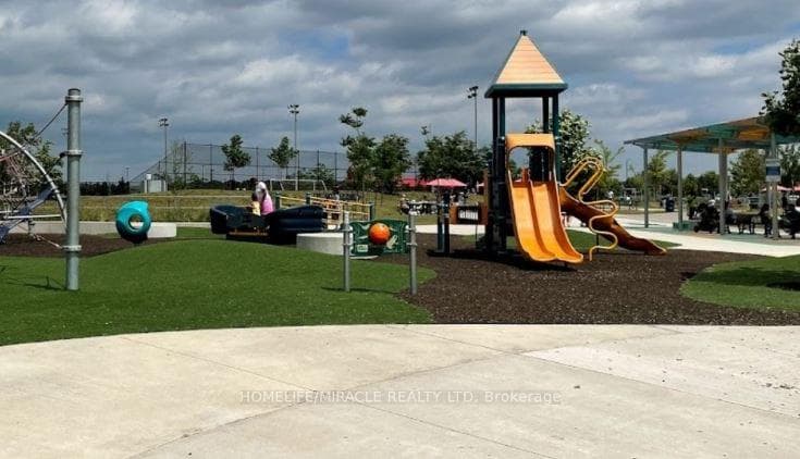 215 Brisdale Drive photo 19