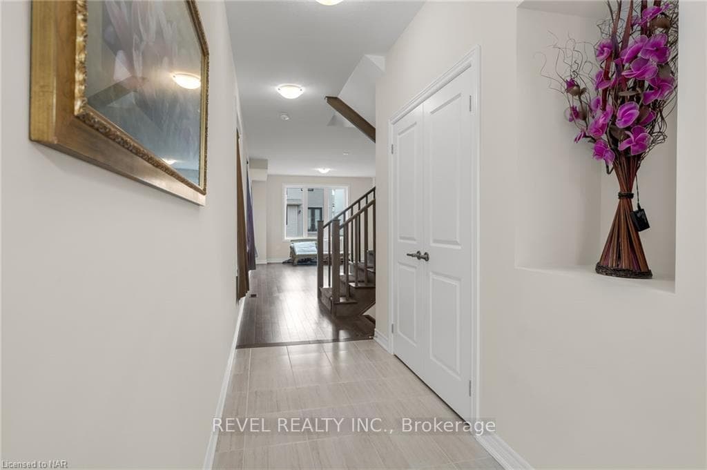 124 Blackbird Way photo 5