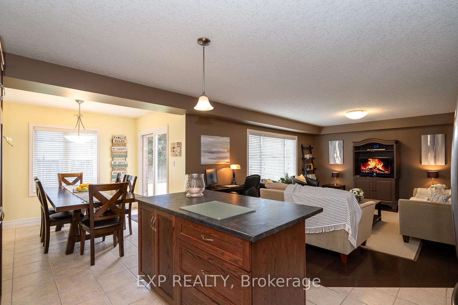 6 Robert Simone Way photo 9