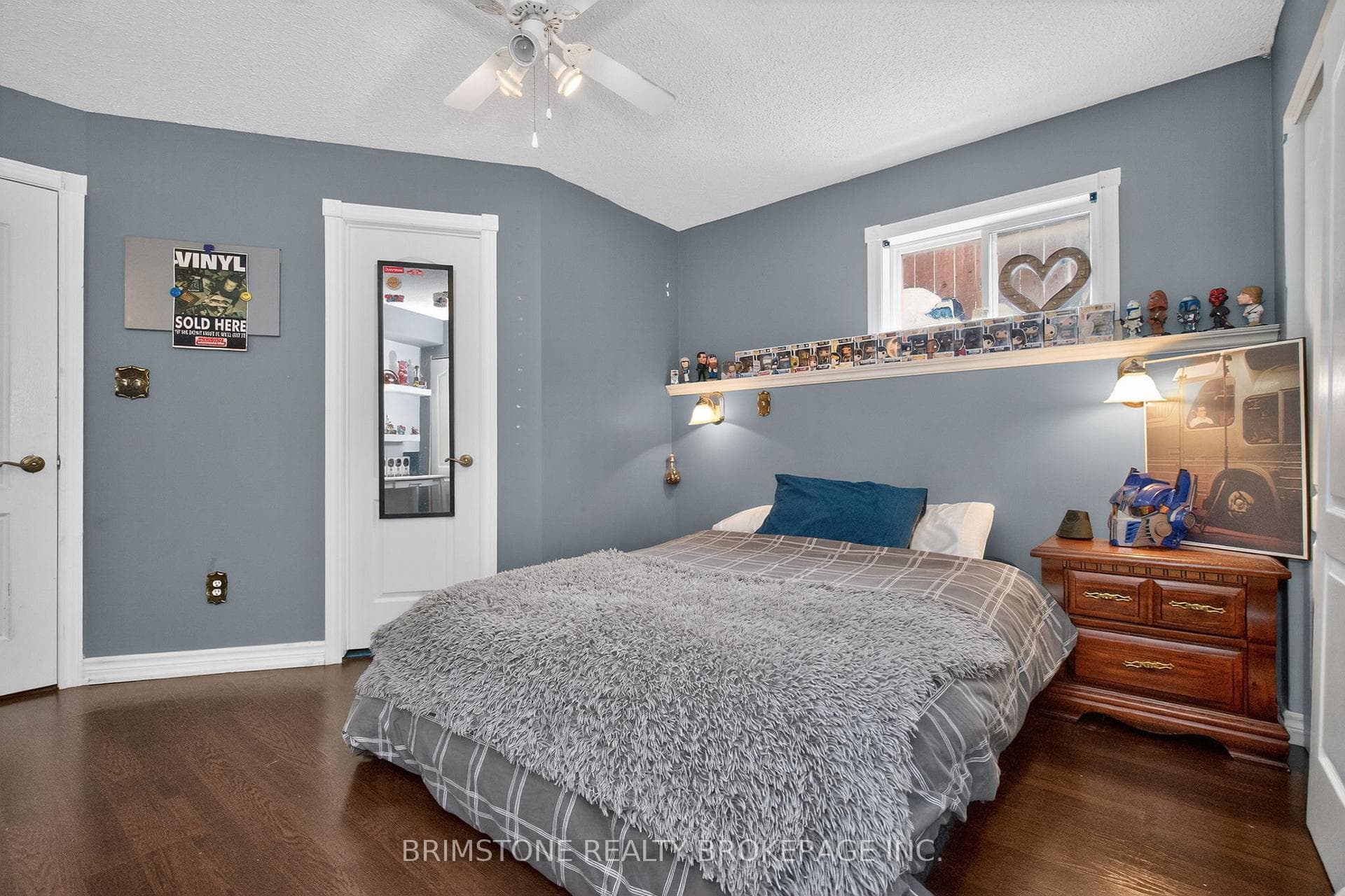Beautiful basement bedroom with 2 big closets