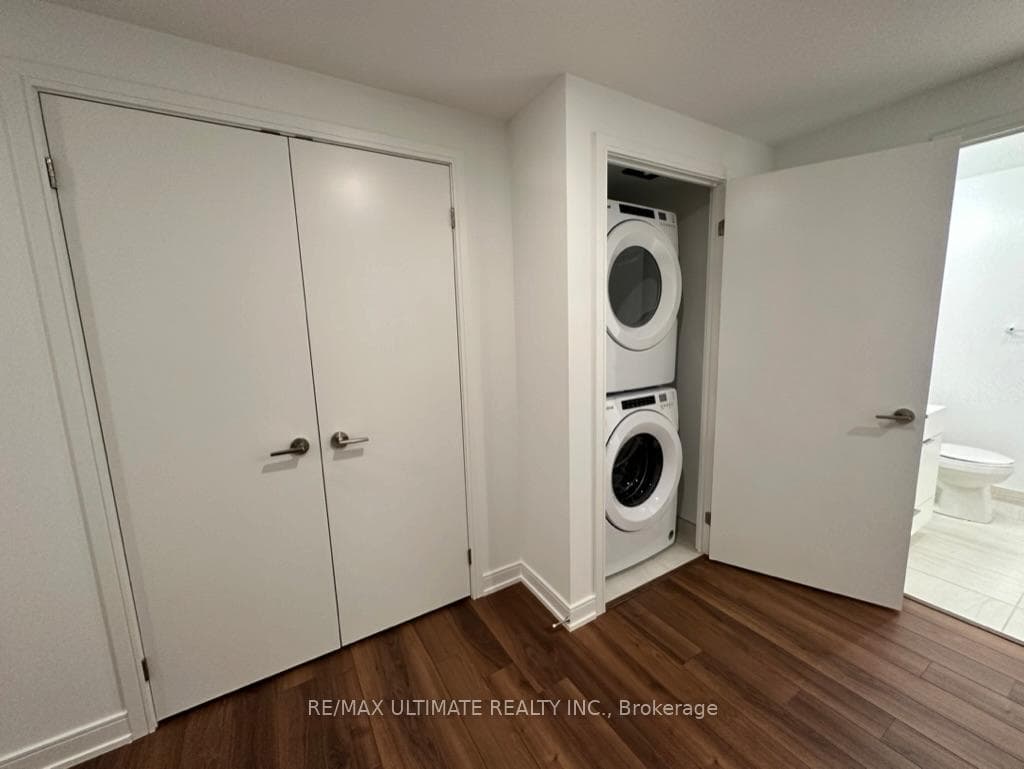 30 Samuel Wood Way Unit 1902 photo 16