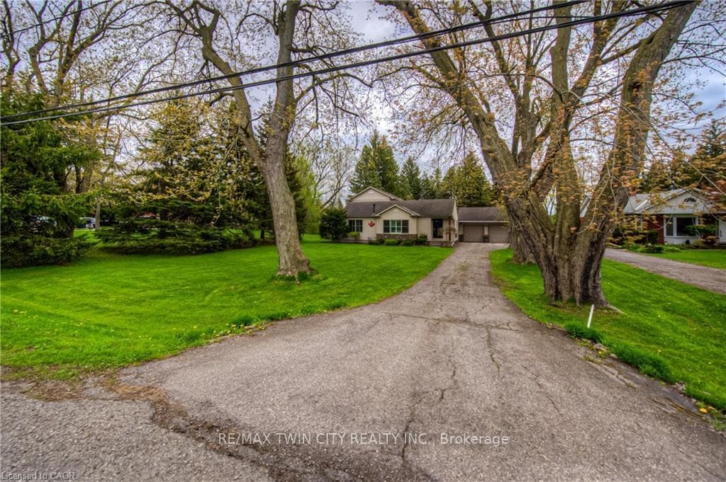 145 RIVERBANK Drive photo 3