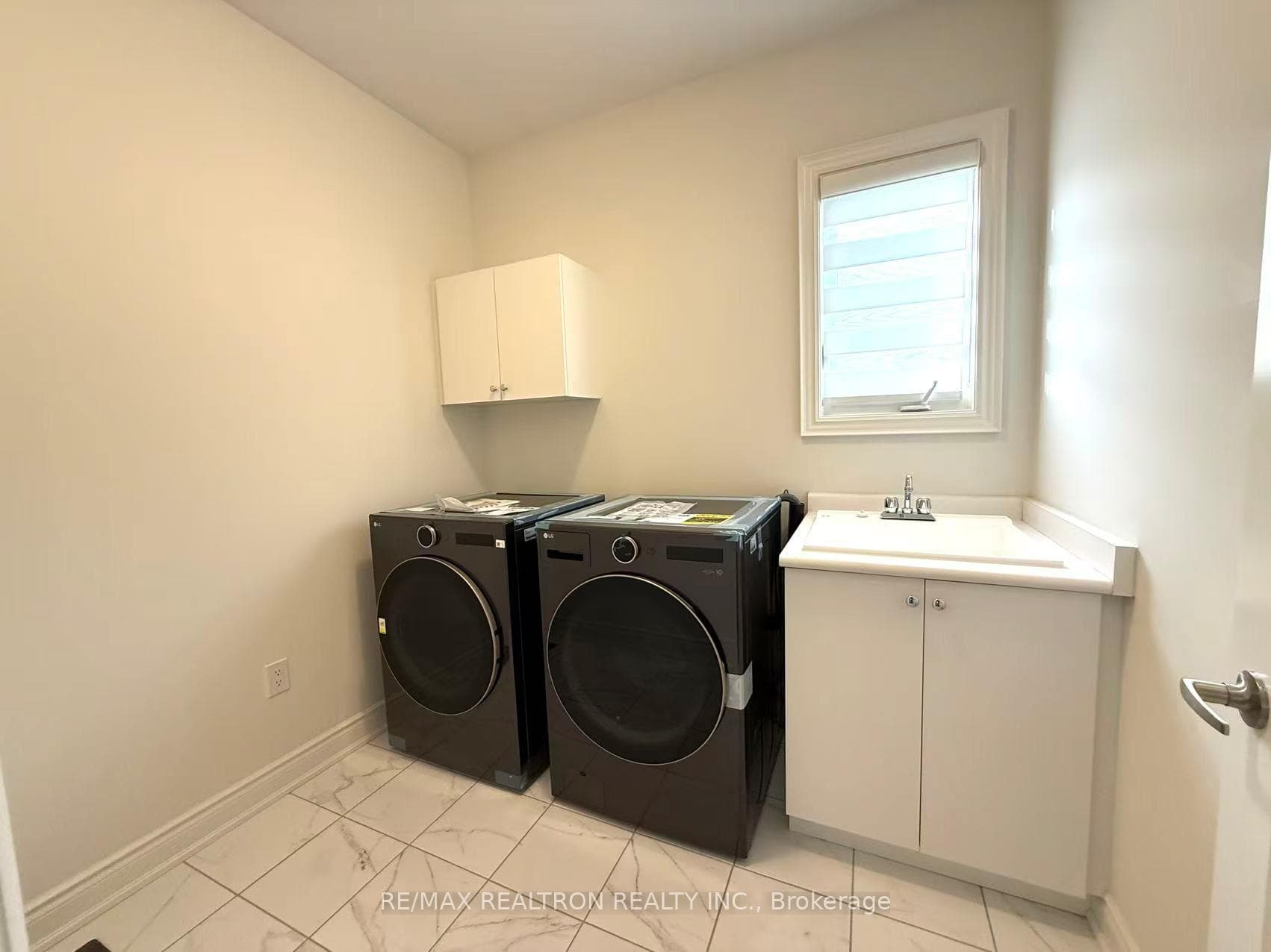 96 Boccella Crescent photo 21