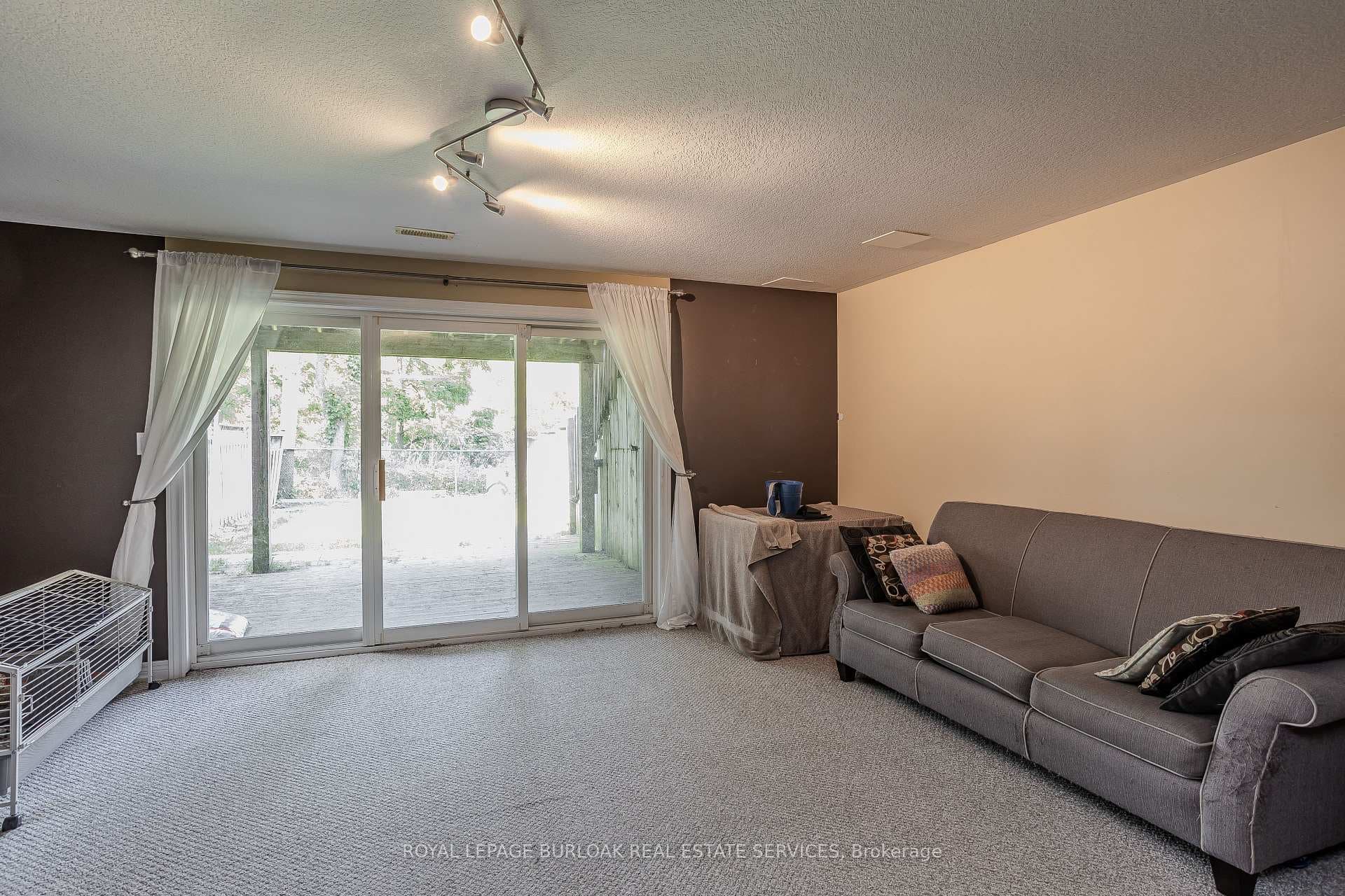 4061 Medland Drive photo 14