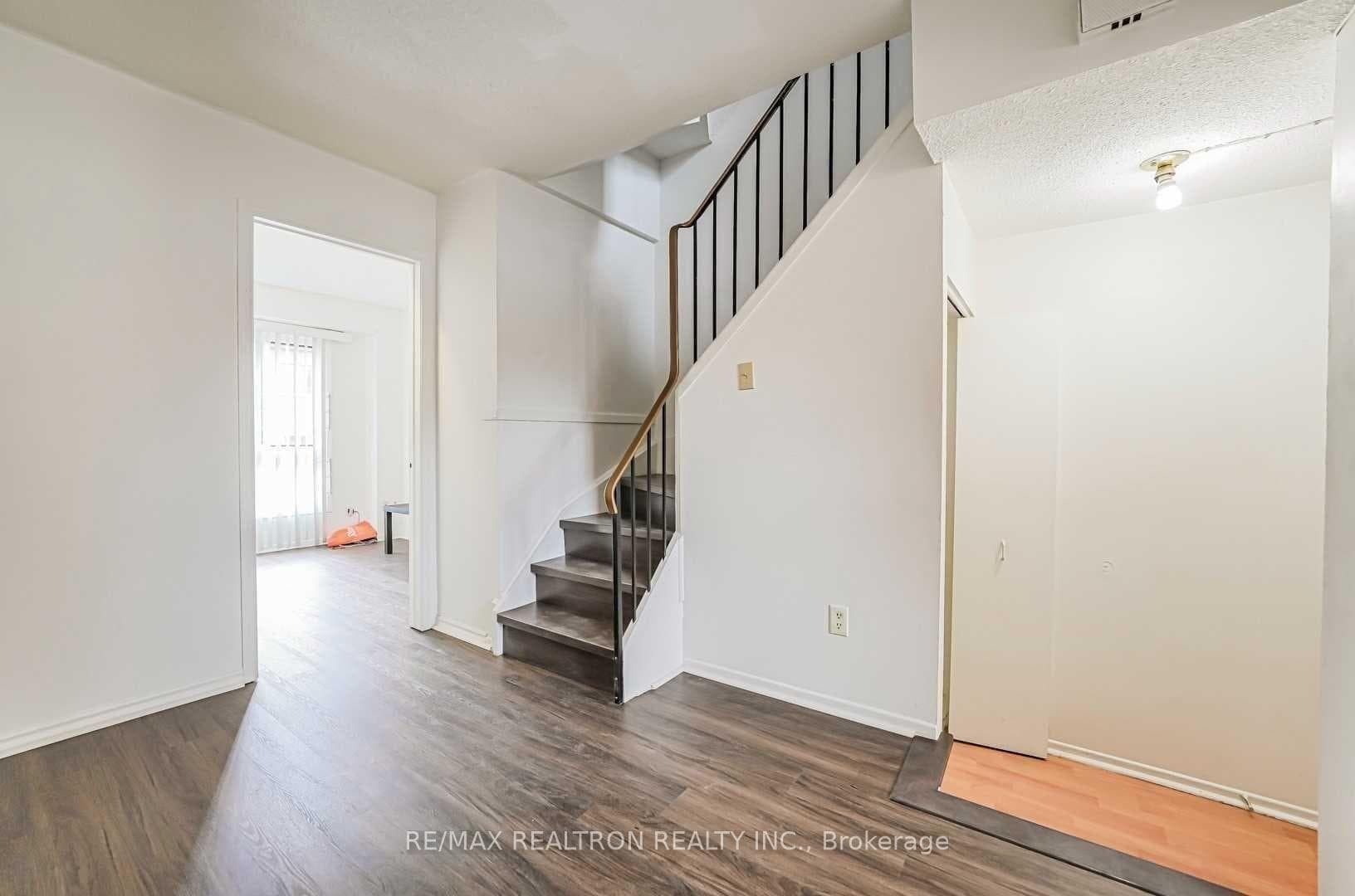 275 Broadview Avenue Unit 59 photo 6