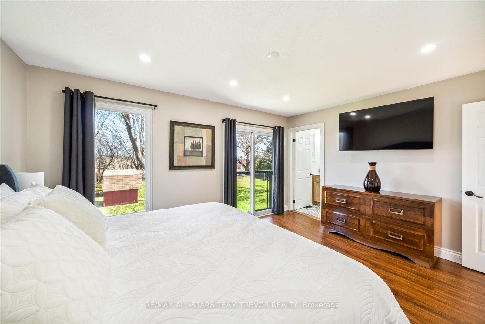 43 Highfield Crescent photo 19