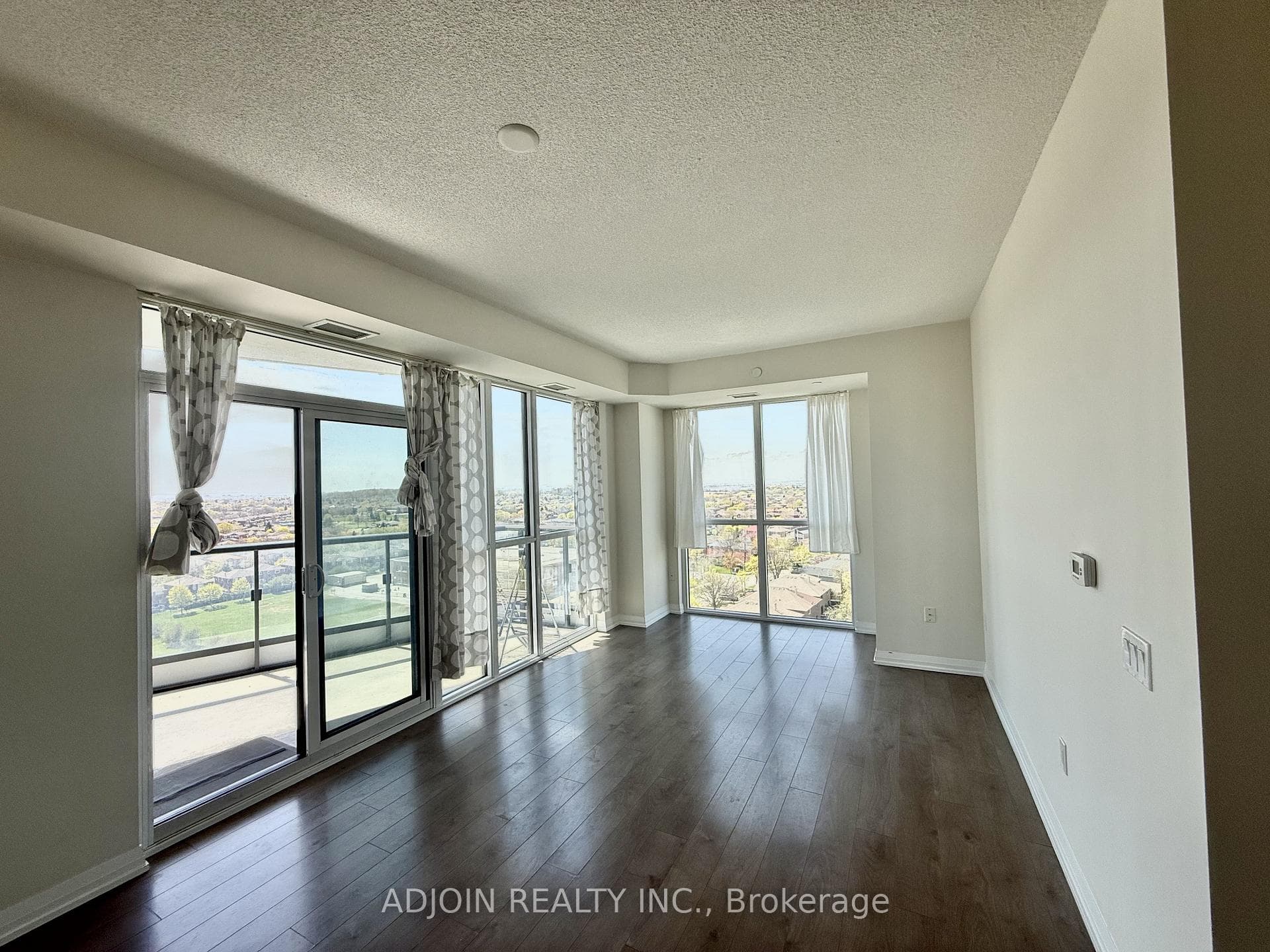 65 Watergarden Drive Unit 908 photo 4