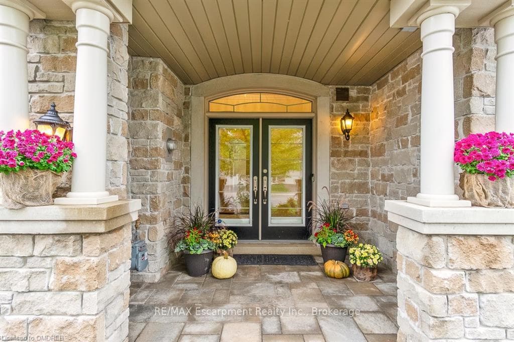 2484 THORNFIELD N/A photo 2