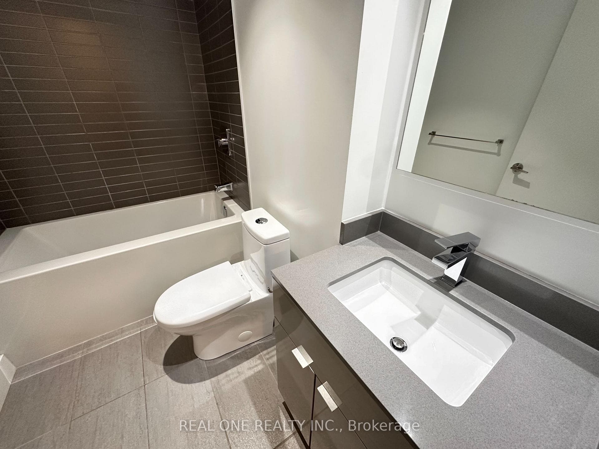 7 Grenville Street Unit 1606 photo 10