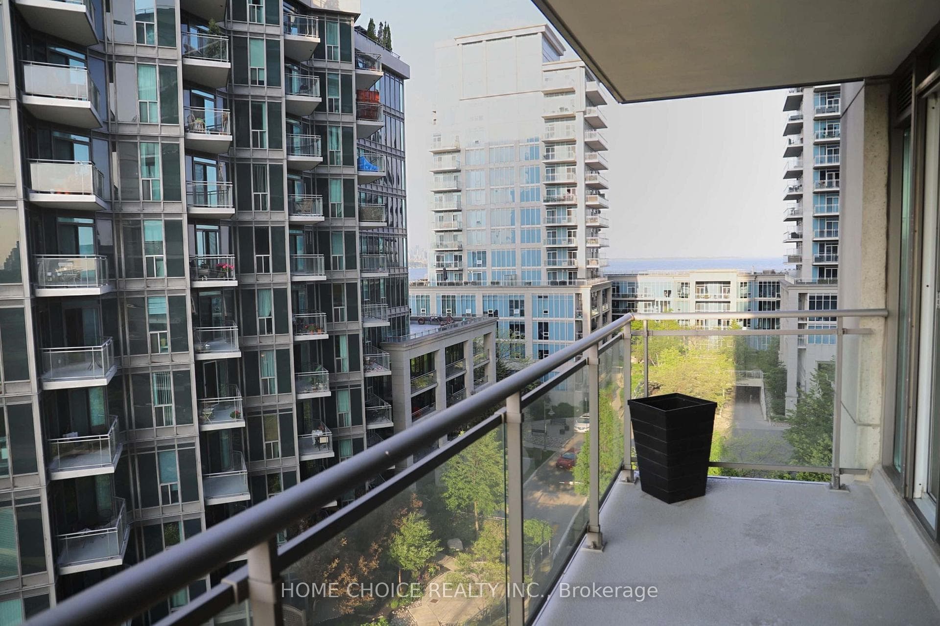 2121 Lakeshore Boulevard Unit 706 photo 6