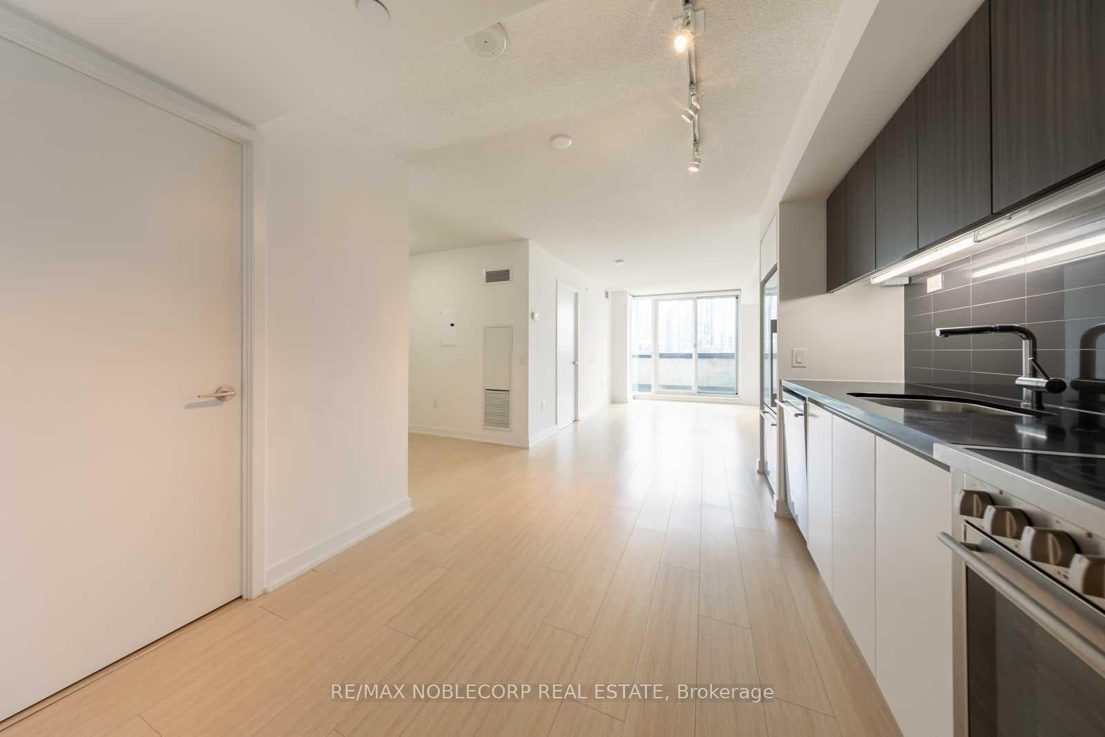 75 Queens Wharf Road Unit 705 photo 4