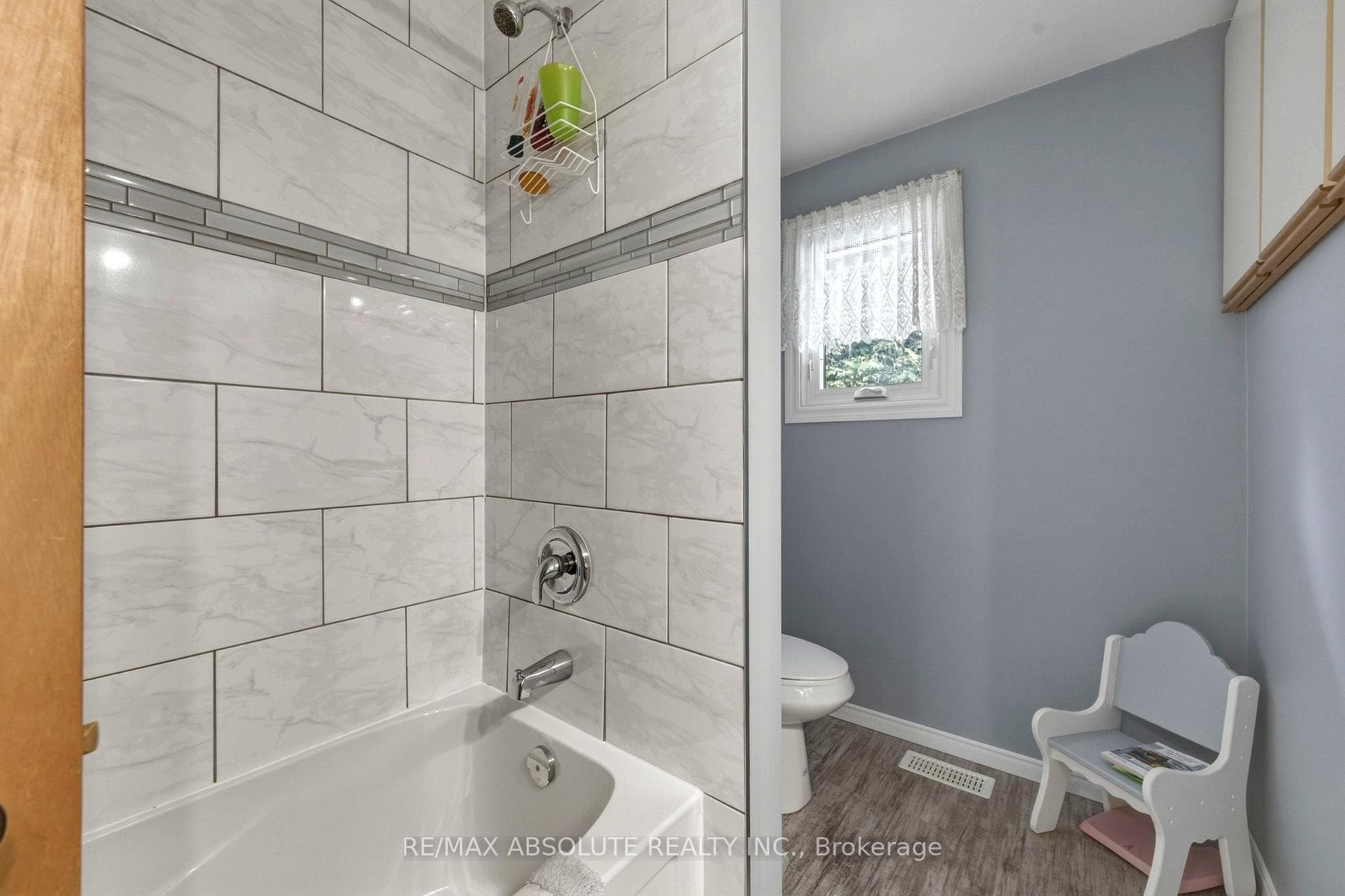 610 Oxford Street photo 15