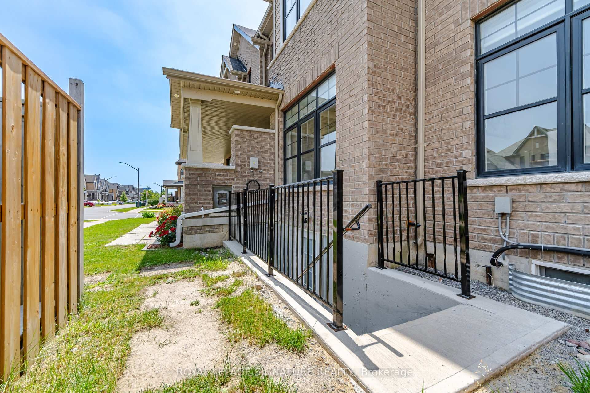 60 Lofthouse Drive photo 25