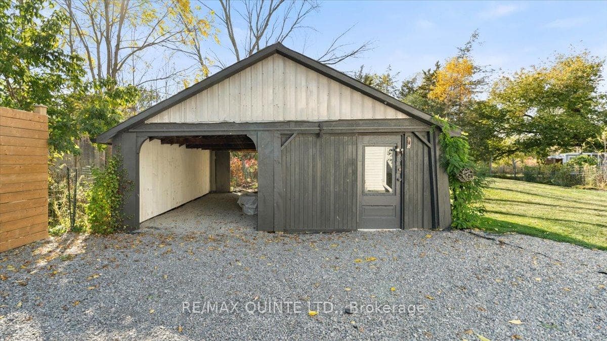 107 Ashley Street photo 15
