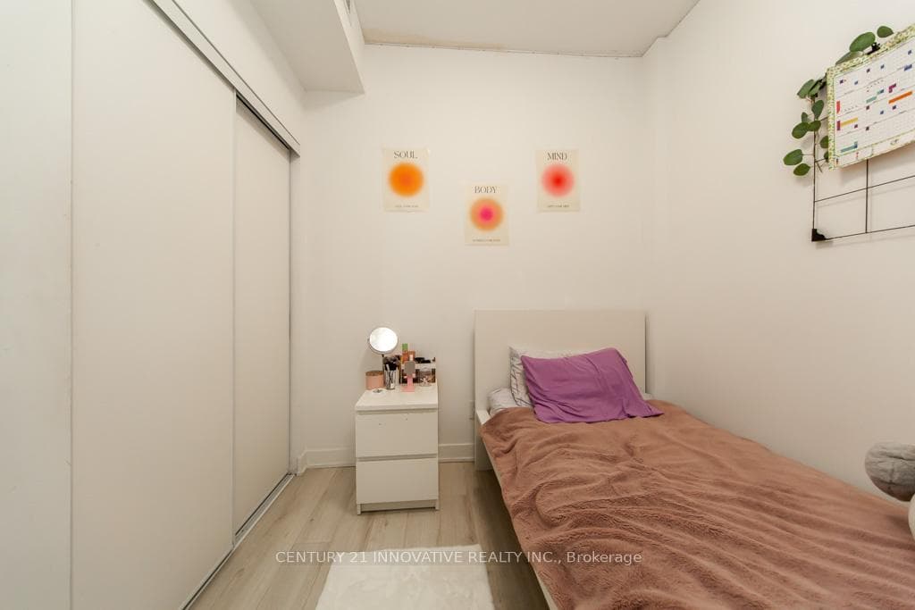 681 Yonge Street Unit 221 photo 7