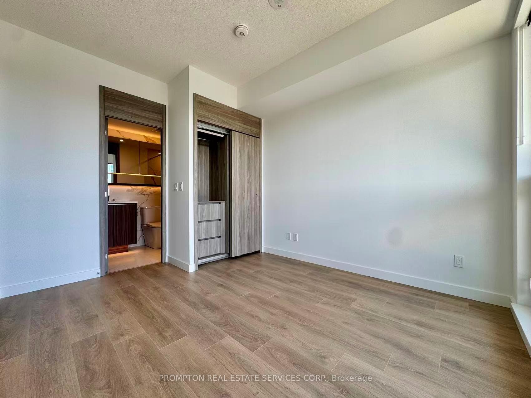 18 Esther Shiner Boulevard Unit 2301 photo 10