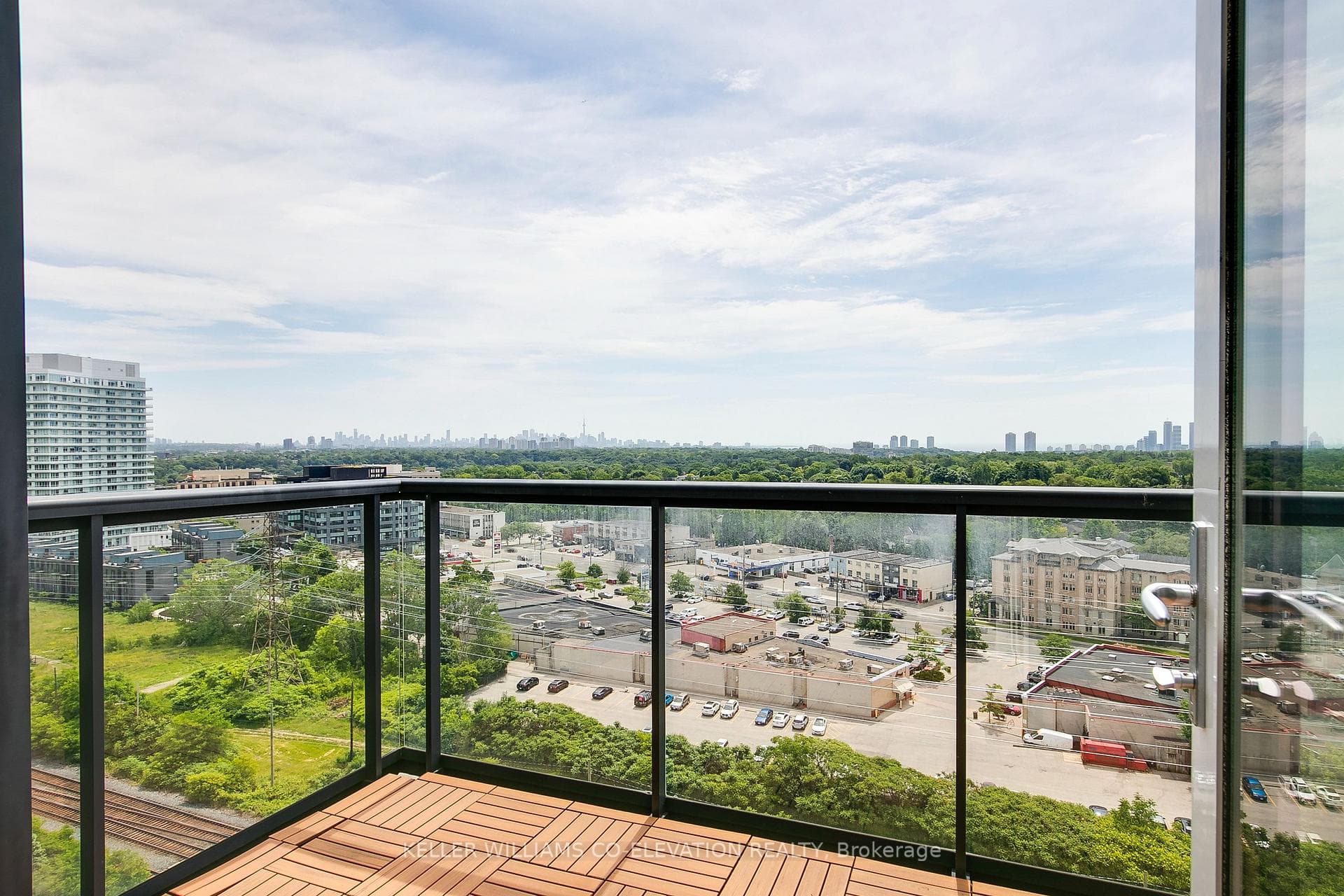 1135 Royal York Rd Road Unit 1406 photo 26