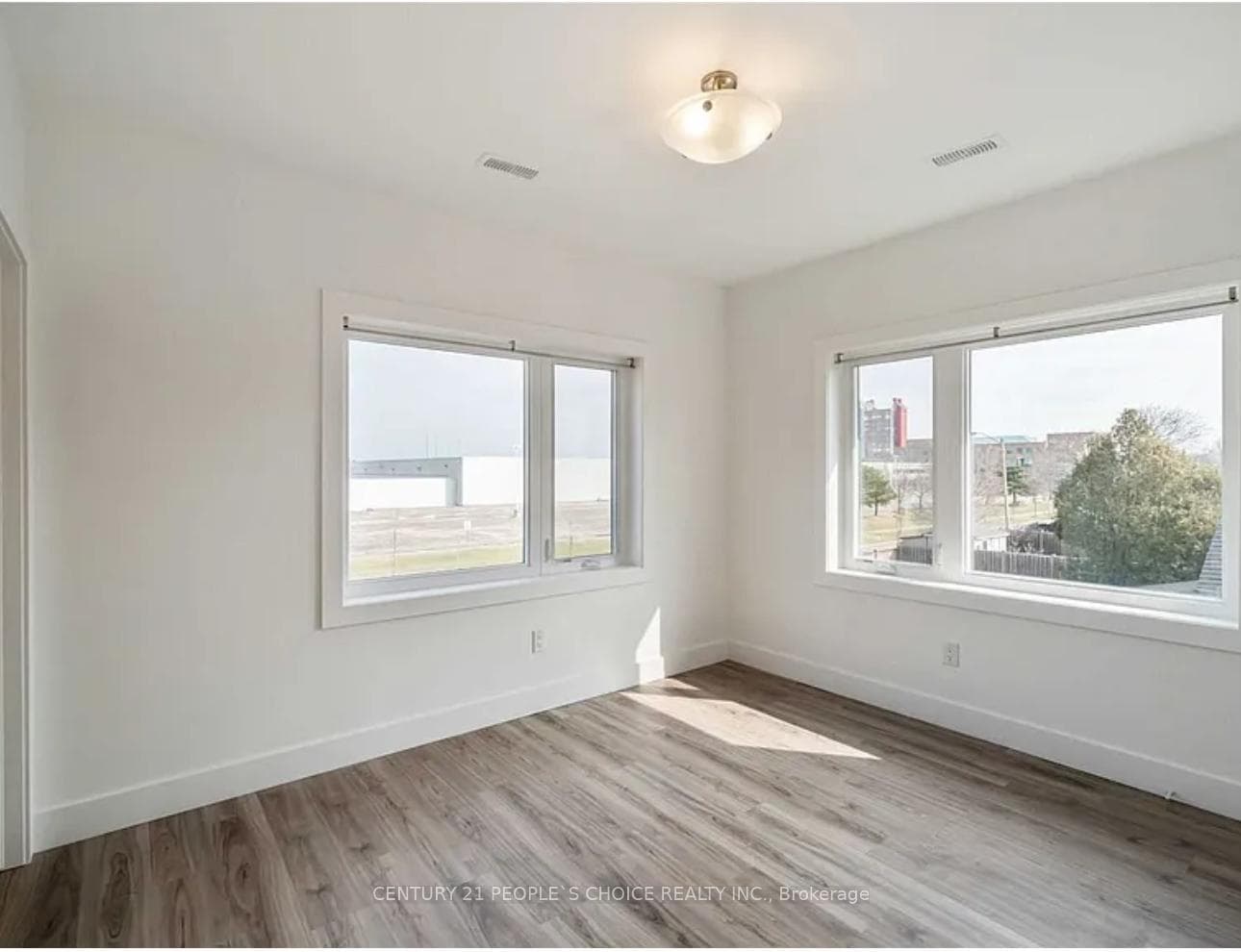 54 Westhampton Drive Unit upper Apartment photo 11
