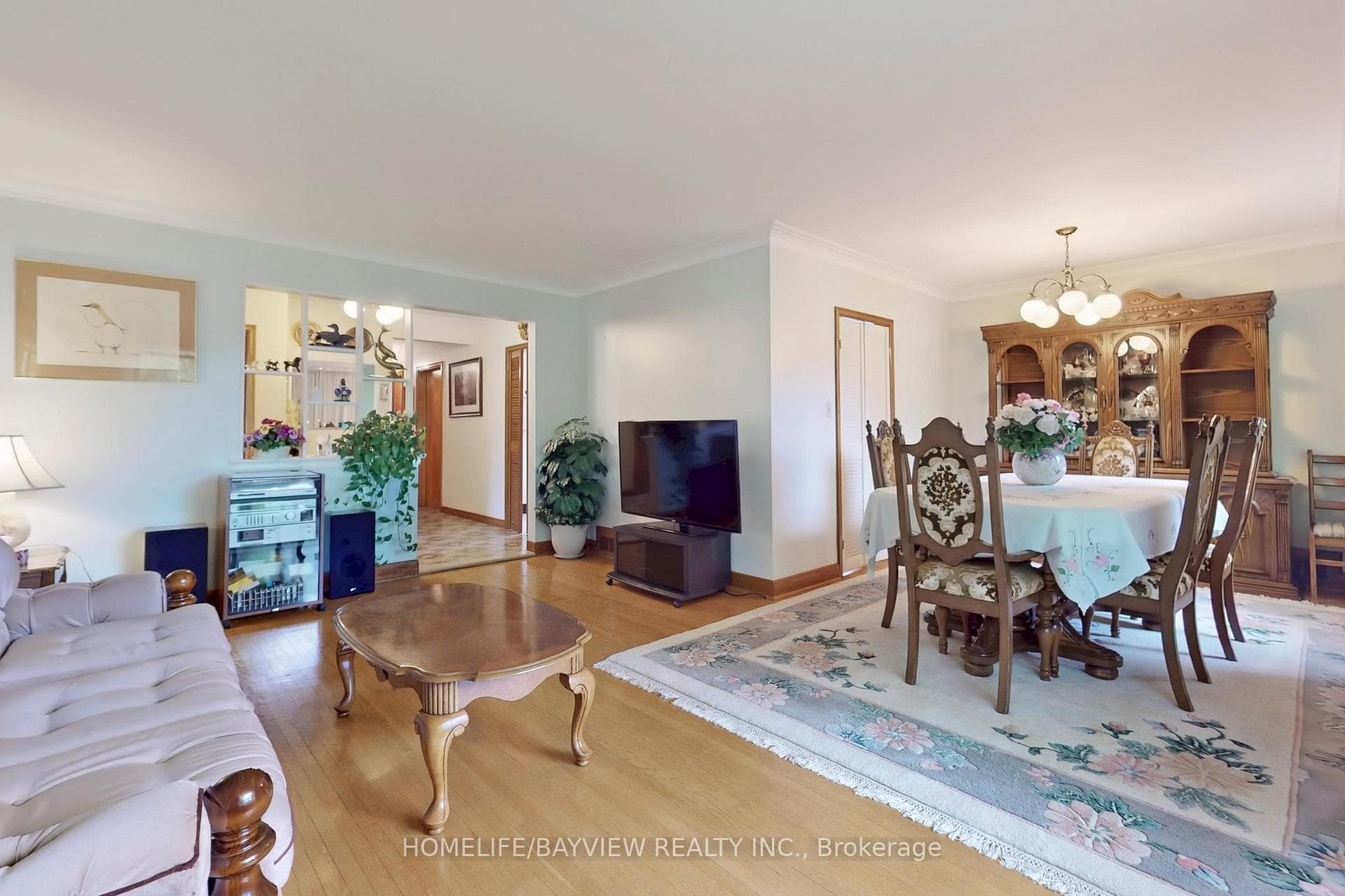 Living/dining room