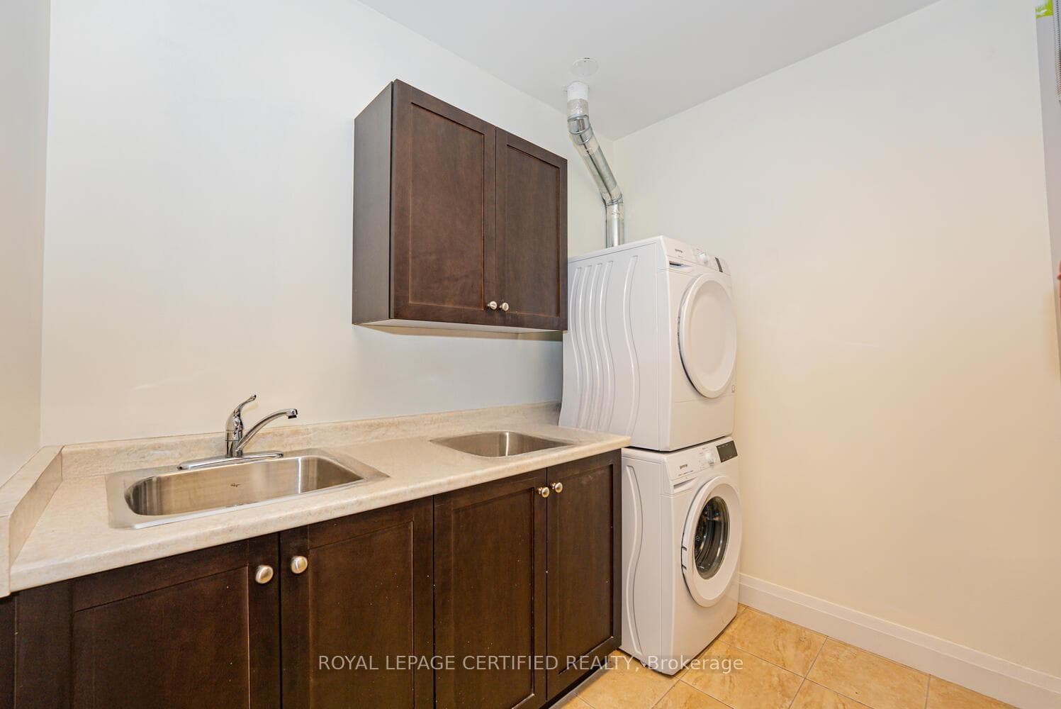 26 Wellington Street Unit 205 photo 35