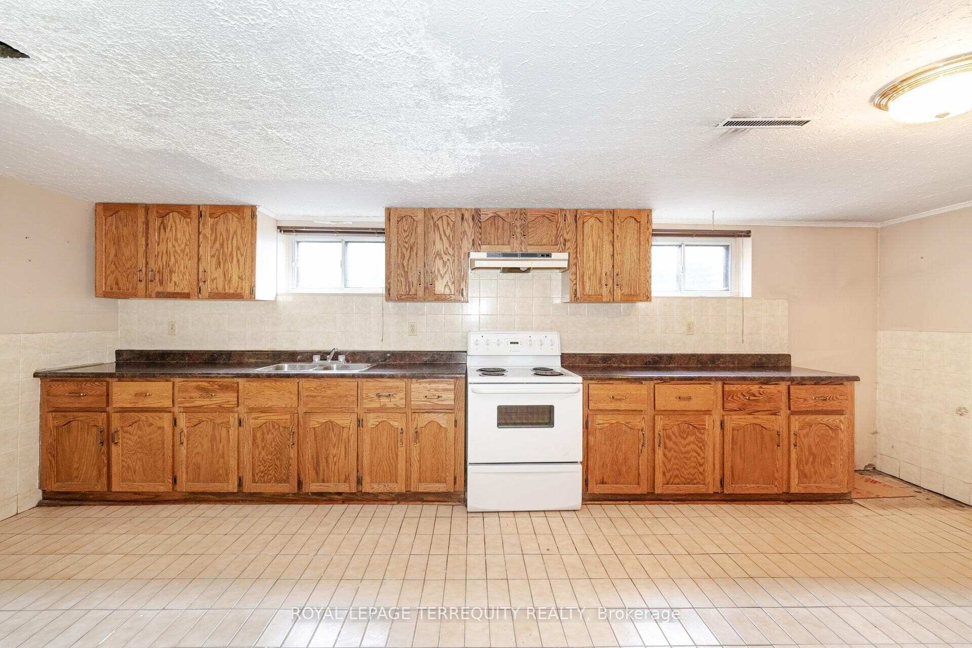 214 Dixon Road photo 21