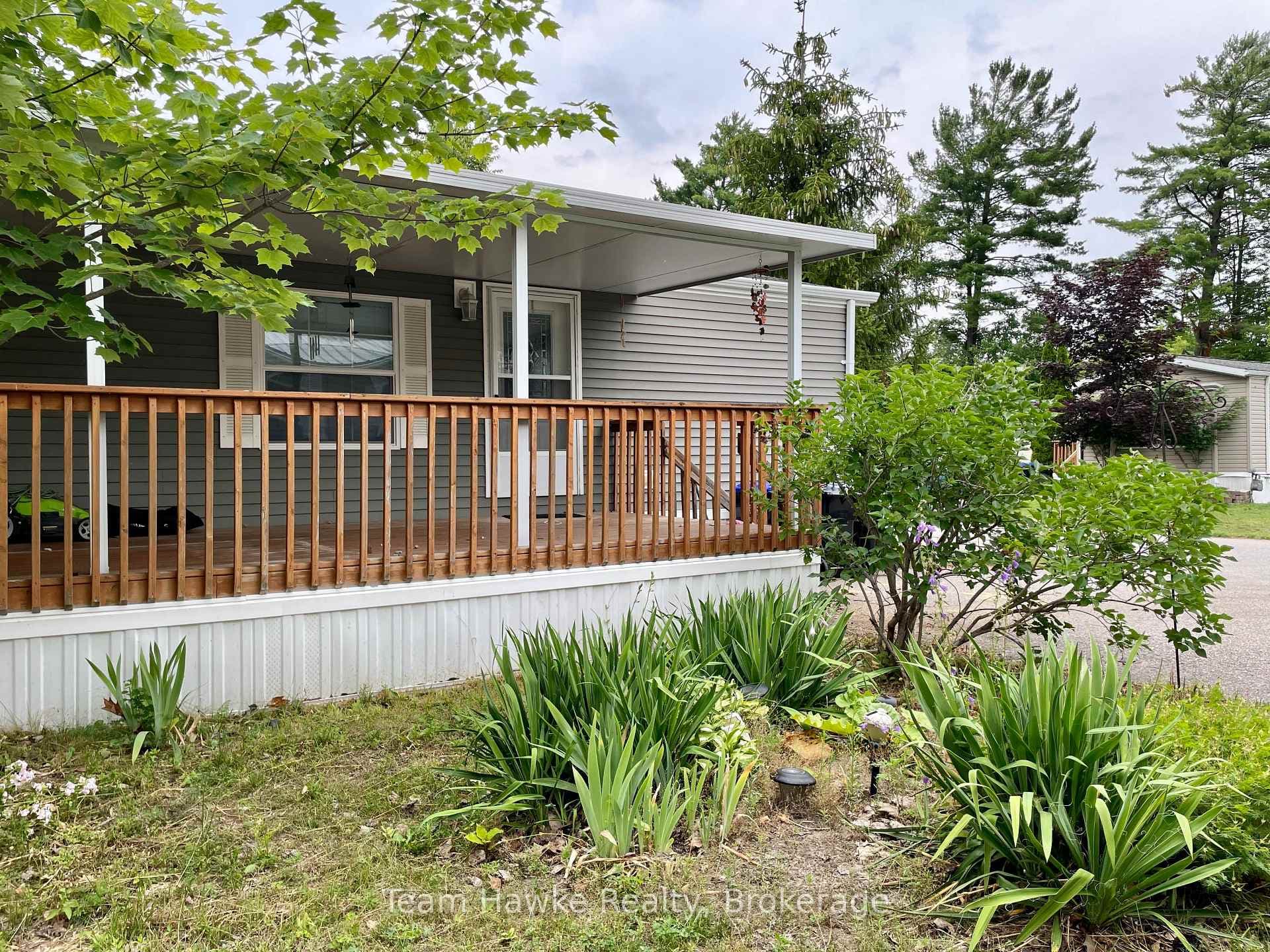 97 Georgian Glen Drive photo 16