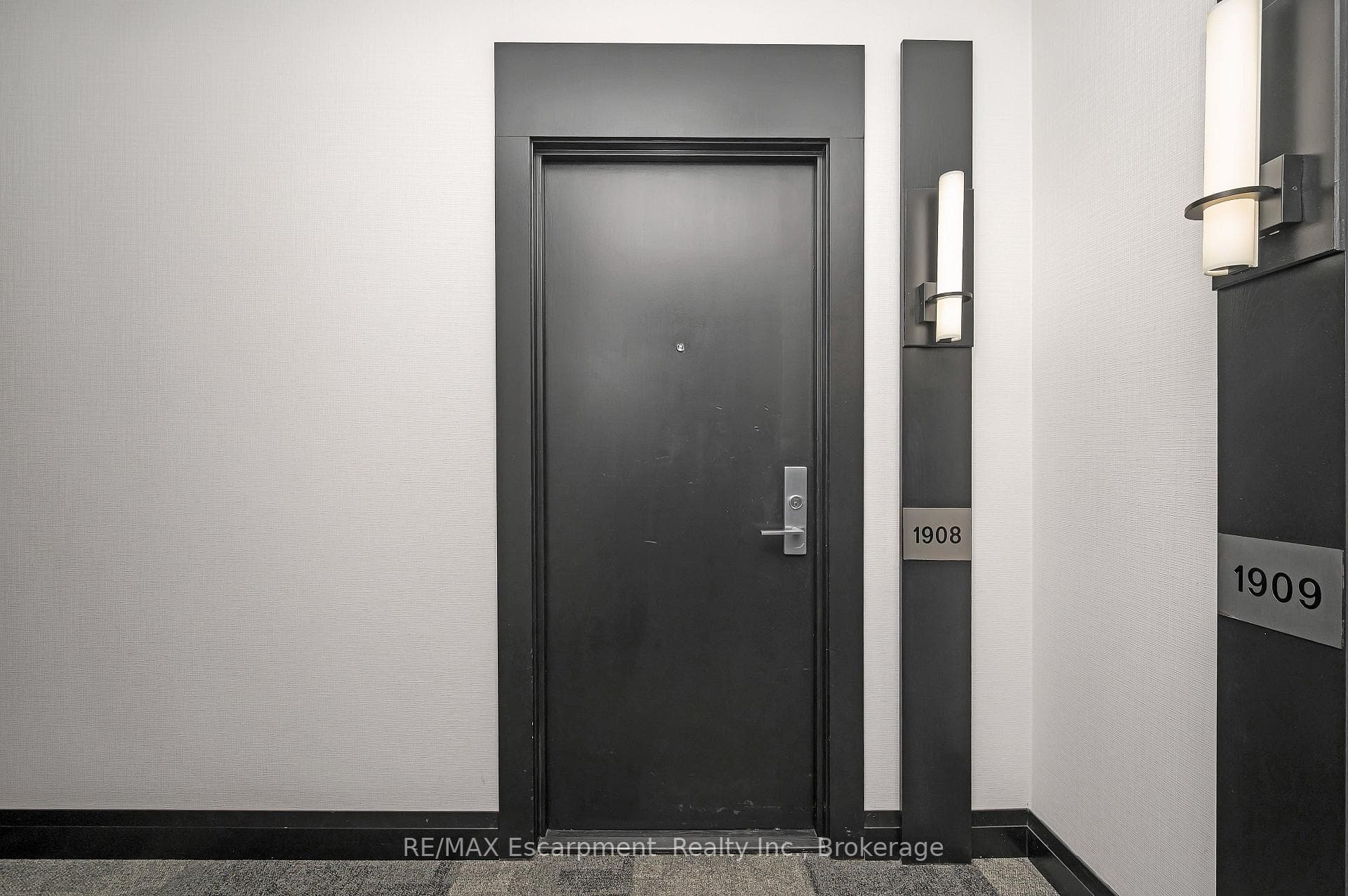 70 Absolute Avenue Unit 1908 photo 5