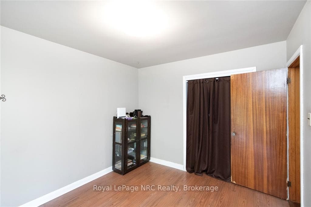 415 Sanatorium Road photo 17
