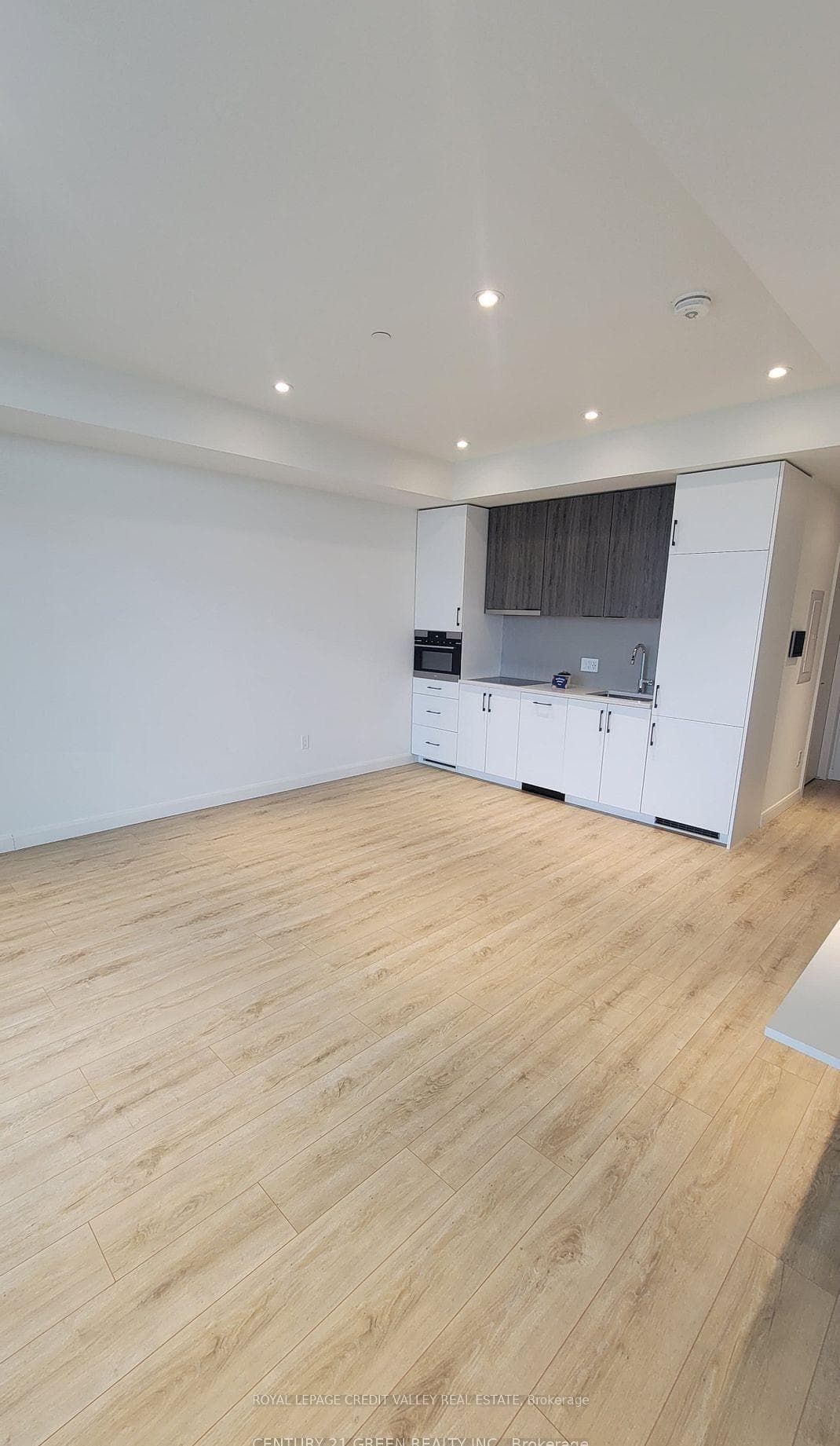 741 King Street Unit 1211 photo 2